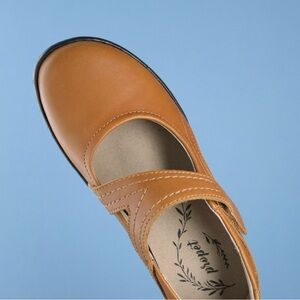 Propet Golda Mary Jane Shoes in Caramel Color Comfort Soft Leather Modern Size 8